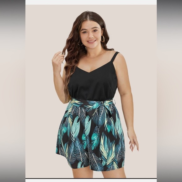 BloomChic Tropical Print Romper - Picture 4 of 8